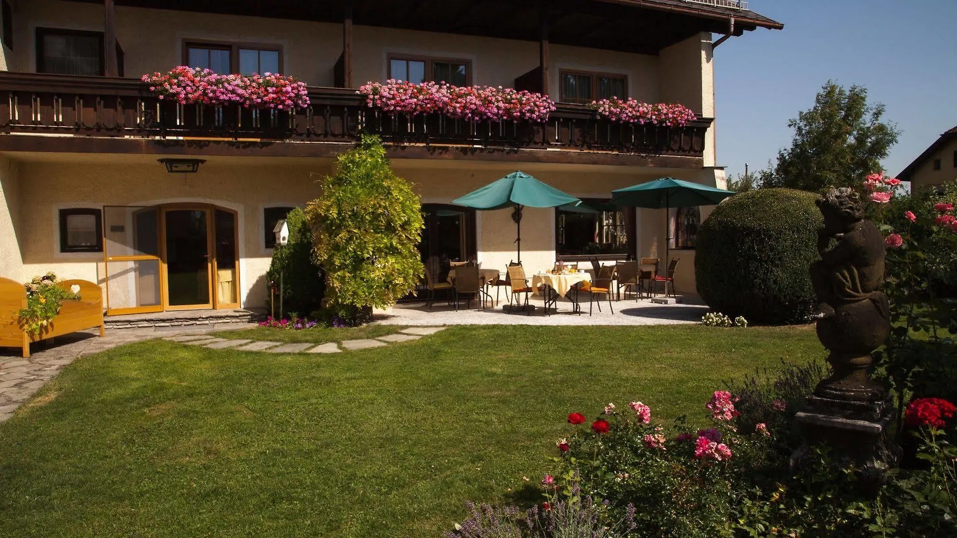 Garten - Hotel Sallerhof Grodig